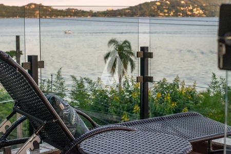 15_photo/95273ec74b.4f0f11c8b1d619b9-ATLAS-9f1e72ae-ba8f-4a64-8b56-ab4b74f966ea.jpg de casa à venda com 3 quartos, 250m² em Lagoa da Conceição, Florianópolis