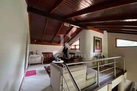 8_photo/95273eca27.50eeaee9bf1c73d0-ATLAS-649f48cd-44a7-4cd0-bf4d-c6cb61899b6e.jpg de casa à venda com 5 quartos, 250m² em Lagoa da Conceição, Florianópolis