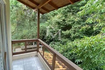 26_photo/95273eca27.50eeaee9bf1c73d0-ATLAS-95ec48ba-cf8b-42bb-8bad-962278d7a7a3.jpg de casa à venda com 5 quartos, 250m² em Lagoa da Conceição, Florianópolis