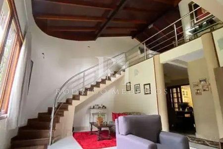 4_photo/95273eca27.50eeaee9bf1c73d0-ATLAS-99dc87a2-41c3-41a4-b1d2-facbca605cd1.jpg de casa à venda com 5 quartos, 250m² em Lagoa da Conceição, Florianópolis