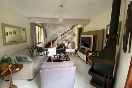 2_photo/95273eca27.50eeaee9bf1c73d0-ATLAS-bcc832a3-b323-4c46-bca9-10cc0db30133.jpg de casa à venda com 5 quartos, 250m² em Lagoa da Conceição, Florianópolis