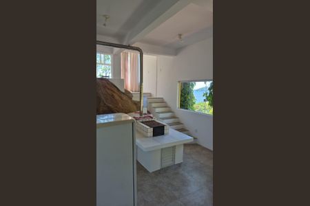 11_photo/95273edc59.01e58fe0f594459a-ATLAS-0b10c1c7-8e2d-4b4d-9977-c74c5f458fa7.jpg de casa para alugar com 2 quartos, 240m² em Canto dos Araçás, Florianópolis