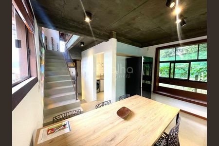 6_photo/95273edce3.56d1f59760bcb5e0-ATLAS-815fdc8d-1e75-4c12-bf65-bd6c0a4aa450.jpg de casa para alugar com 3 quartos, 120m² em Lagoa da Conceição, Florianópolis