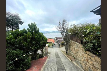 34_photo/95273edce3.56d1f59760bcb5e0-ATLAS-f5ad399a-3473-4fea-b817-4fdc4acd1c80.jpg de casa para alugar com 3 quartos, 120m² em Lagoa da Conceição, Florianópolis