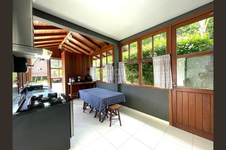 28_photo/95273ef5c5.974d063b20acfe41-ATLAS-223e3905-101d-466c-853b-d06ea10b07f4.jpg de casa para alugar com 4 quartos, 350m² em Barra da Lagoa, Florianópolis