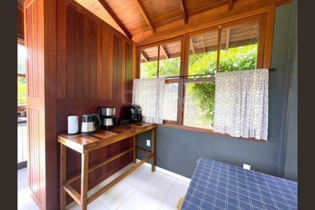 33_photo/95273ef5c5.974d063b20acfe41-ATLAS-63f9b8e1-6627-4a4d-b67f-d7c084ecc96d.jpg de casa para alugar com 4 quartos, 350m² em Barra da Lagoa, Florianópolis