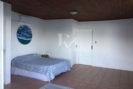 12_photo/95273f5e89.ceff8192393c33de-ATLAS-a28544dc-3dc8-4614-9408-77b6b06b2ddf.jpg de casa à venda com 3 quartos, 140m² em Lagoa da Conceição, Florianópolis