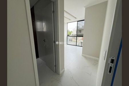 2_photo/95274032c1.cc80a849dbb3670d-ATLAS-2ae36c8c-fd87-49e8-aadd-0ccfa06ea652.jpg de casa à venda com 0 quarto, 115m² em São João do Rio Vermelho, Florianópolis