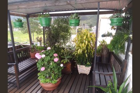 5_photo/95274039a3.adbb37f92a381176-ATLAS-7eb4b2ef-6f19-4f5f-a57c-5bf2c1795aa6.jpg de casa à venda com 2 quartos, 106m² em São João do Rio Vermelho, Florianópolis