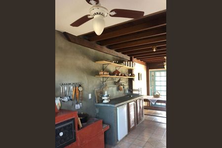 5_photo/9527403f11.cc80a849dbb3670d-ATLAS-6d74efe5-76a3-4d3b-8dea-bcf2bf0e992c.jpg de casa à venda com 3 quartos, 440m² em São João do Rio Vermelho, Florianópolis