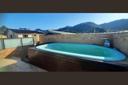 2_photo/9527404a8b.008891f901ddef08-ATLAS-d82111ee-b7a6-4a1f-bb9d-796f5bc182eb.jpg de casa à venda com 3 quartos, 150m² em Ingleses do Rio Vermelho, Florianópolis