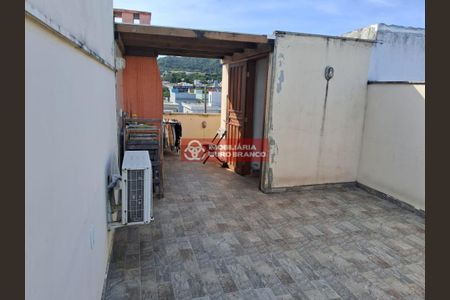 5_photo/952741c597.e113aa2001e5ad2c-ATLAS-b1dce3cc-0cfc-4a49-92c3-dbf3a6ab4bb7.jpg de casa à venda com 2 quartos, 90m² em São João do Rio Vermelho, Florianópolis