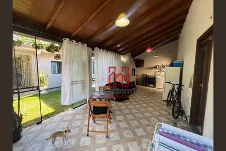 5_photo/952741c677.bd2dffe6b68feeb7-ATLAS-ac1360e8-be27-418d-b4cd-3ccc5093f963.jpg de casa à venda com 3 quartos, 219m² em São João do Rio Vermelho, Florianópolis