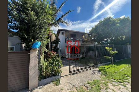 3_photo/952741c677.bd2dffe6b68feeb7-ATLAS-da7dc726-1c4b-4c47-afcd-ea94f72e1bd5.jpg de casa à venda com 3 quartos, 219m² em São João do Rio Vermelho, Florianópolis