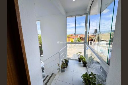 5_photo/952741c8b5.51e9d72e285c0521-ATLAS-0bdf35f3-d7fa-46e0-88cf-4f33da1b9bd1.jpg de apartamento à venda com 2 quartos, 48m² em São João do Rio Vermelho, Florianópolis