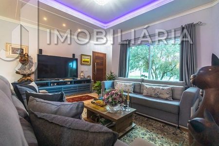 3_photo/952741ce21.b82b500fbc3a4e41-ATLAS-2b06b345-162f-42eb-a47c-a5efb09411aa.jpg de casa à venda com 3 quartos, 270m² em São João do Rio Vermelho, Florianópolis