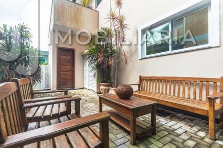 4_photo/952741ce21.b82b500fbc3a4e41-ATLAS-7d5ba5e2-c50a-4968-8c00-c57d81b9a2fa.jpg de casa à venda com 3 quartos, 270m² em São João do Rio Vermelho, Florianópolis