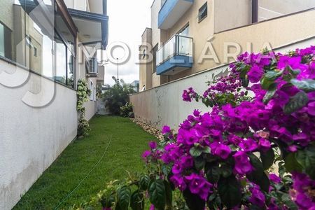 43_photo/952741ce21.b82b500fbc3a4e41-ATLAS-dae227e4-42c9-4419-ae33-d082bb23ff8e.jpg de casa à venda com 3 quartos, 270m² em São João do Rio Vermelho, Florianópolis