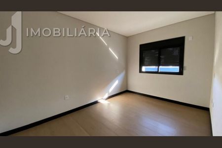 34_photo/952741d585.2d1a1fb8d25b434e-ATLAS-c748f916-833d-423e-8de3-ec1777c4e2b4.jpg de casa à venda com 4 quartos, 250m² em LT38, Florianópolis