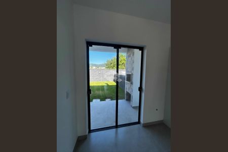 4_photo/952741d7a9.5a85c5bdfef41cf9-ATLAS-22185c44-4b2f-4ba7-96f2-67af4e726775.jpg de casa à venda com 2 quartos, 92m² em São João do Rio Vermelho, Florianópolis