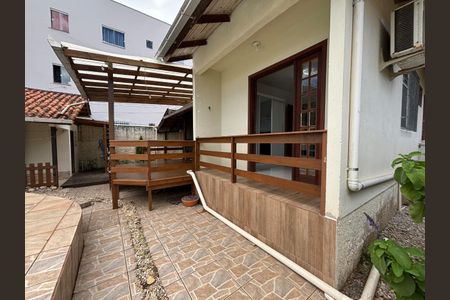 2_photo/952741e317.732b7fd8aaa5f07d-ATLAS-1253ee8d-399a-46b7-bbf3-d46c83de13fc.jpg de casa à venda com 3 quartos, 100m² em Ingleses do Rio Vermelho, Florianópolis