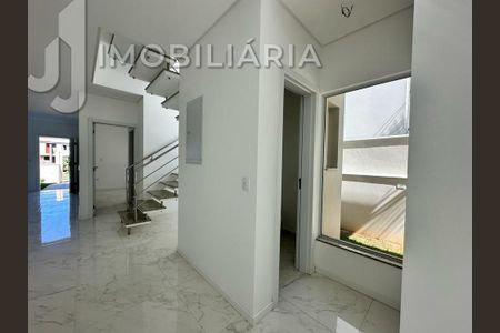 8_photo/952741e6d5.d373f9b5188e7546-ATLAS-2e418c19-4892-4818-a342-b431e89e6ec3.jpg de casa à venda com 4 quartos, 181m² em Ingleses do Rio Vermelho, Florianópolis