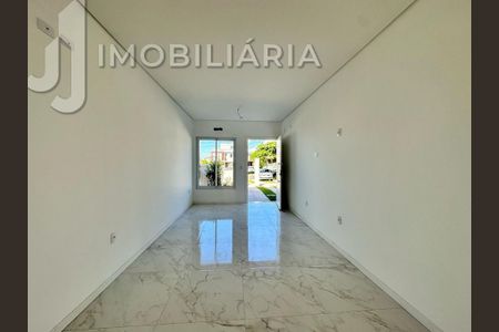 5_photo/952741e6d5.d373f9b5188e7546-ATLAS-804090fc-d8bf-46e5-b3fd-cfe524cb1b9b.jpg de casa à venda com 4 quartos, 181m² em Ingleses do Rio Vermelho, Florianópolis