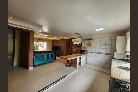 11_photo/952741fe73.21b0f3a91dd3e2b0-ATLAS-5a04d1ea-d6c3-4ec8-9ad6-850d376b57dc.jpg de casa à venda com 3 quartos, 404m² em Ingleses do Rio Vermelho, Florianópolis