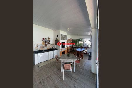 7_photo/95274205d1.49c40a4e0c1b1036-ATLAS-e635bd0b-06e2-474b-9fdb-e9eb00fa9eb7.jpg de casa à venda com 3 quartos, 246m² em Ingleses do Rio Vermelho, Florianópolis