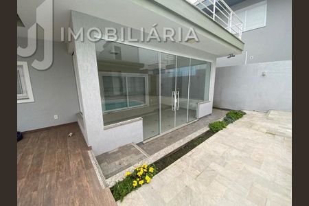 8_photo/952742068d.517dfe94024b9c02-ATLAS-3e53bea9-bd70-4f72-9dd0-e3c56a57c8b8.jpg de casa à venda com 3 quartos, 400m² em Ingleses do Rio Vermelho, Florianópolis