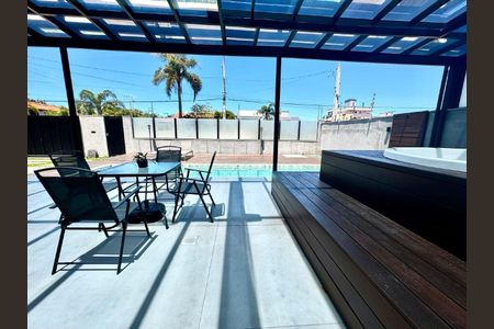 8_photo/9527420871.df2406aa61ba3211-ATLAS-209ceee5-9e0b-4af3-8f7f-281deb747dbd.jpg de casa à venda com 4 quartos, 324m² em Ingleses do Rio Vermelho, Florianópolis