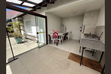 13_photo/9527420d71.ceff8192393c33de-ATLAS-23117295-0e5d-4e85-a19c-ece2ad49f3b5.jpg de apartamento à venda com 2 quartos, 74m² em Ingleses do Rio Vermelho, Florianópolis