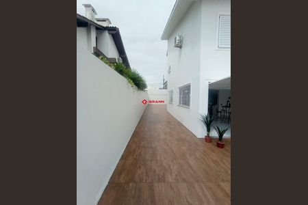 9_photo/9527420f4d.2b57347f83d48e3d-ATLAS-03183754-ea8c-43b7-b042-c28f2ef6ea99.jpg de casa à venda com 4 quartos, 340m² em Ingleses do Rio Vermelho, Florianópolis