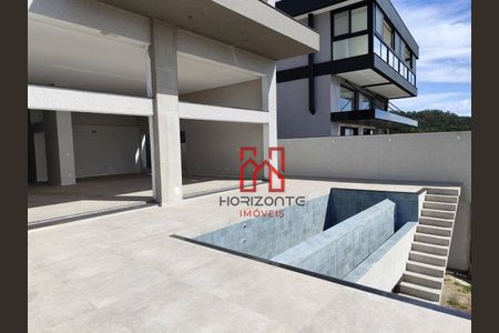 4_photo/9527421bd9.800a2e6f5ee074d9-ATLAS-5c9dcc0b-1605-4afb-a422-d3e088d943c3.jpg de casa à venda com 4 quartos, 551m² em Ingleses do Rio Vermelho, Florianópolis
