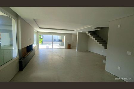 8_photo/9527421f31.ceff8192393c33de-ATLAS-ba512010-c622-4e62-b813-8f58e3faeda5.jpg de casa para alugar com 4 quartos, 349m² em Ingleses Centro, Florianópolis