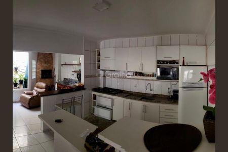 10_photo/952742264b.a824f5d462c04ebd-ATLAS-d14fc9f4-a2ff-4c95-8cf6-b867165e30d8.jpg de casa à venda com 4 quartos, 50m² em Vargem do Bom Jesus, Florianópolis