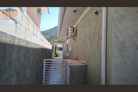 6_photo/952742446d.8f3f2a47dd94676f-ATLAS-eb8da494-7c78-4bd2-b90e-79fdab37c2e6.jpg de casa à venda com 3 quartos, 91m² em Cachoeira do Bom Jesus, Florianópolis