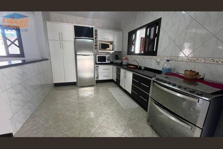 17_photo/9527424d8b.859d3ea7f11d789b-ATLAS-ff4569de-6005-4e61-94d3-87a0232c58d2.jpg de casa para alugar com 3 quartos, 180m² em Cachoeira do Bom Jesus, Florianópolis