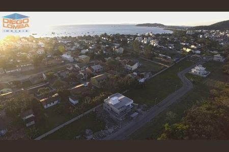 3_photo/9527424f91.005b2c2c0d5e94b6-ATLAS-18193975-8e2a-4185-801a-165bd7d76c2c.jpg de casa à venda com 3 quartos, 269m² em Cachoeira do Bom Jesus, Florianópolis