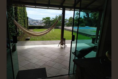 4_photo/952742518f.7e2ea02b9085bf9d-ATLAS-219c1bec-77a6-4ae5-b8e1-1019ab1f4c61.jpg de casa à venda com 4 quartos, 400m² em Cachoeira do Bom Jesus, Florianópolis