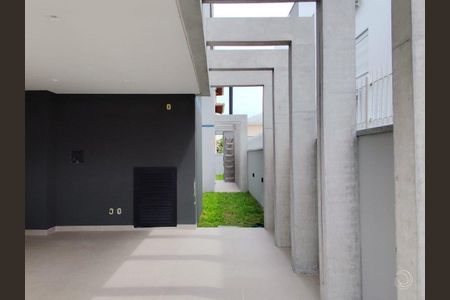 3_photo/95274251e9.ef9097c2fd5b064b-ATLAS-a3f802ce-df01-453e-bea1-d729e64217f3.jpg de casa à venda com 3 quartos, 240m² em Cachoeira do Bom Jesus, Florianópolis