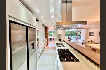 13_photo/95274258b1.d43e0a088eee8ad1-ATLAS-08145f7f-1e5a-4564-a039-ee63aadac0ca.jpg de apartamento à venda com 4 quartos, 258m² em Canasvieiras, Florianópolis