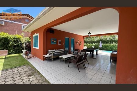 4_photo/9527425a1f.94f797356aedc676-ATLAS-7f01430d-3fcf-432b-aedf-8cd1e2ccefec.jpg de casa à venda com 4 quartos, 241m² em Ponta das Canas, Florianópolis