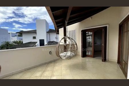 17_photo/9527425b03.ceff8192393c33de-ATLAS-ed9d17ae-e17d-45be-8680-0b3229720b30.jpg de casa à venda com 4 quartos, 300m² em Canasvieiras, Florianópolis