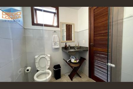 4_photo/9527425b03.df2406aa61ba3211-ATLAS-08b5d09d-305a-427e-8cd9-a50a76382055.jpg de casa à venda com 4 quartos, 613m² em Ponta das Canas, Florianópolis