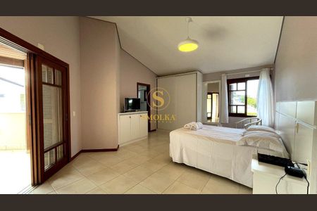 11_photo/9527425b03.df2406aa61ba3211-ATLAS-212db44b-41e9-452c-a938-1ae508c21030.jpg de casa à venda com 4 quartos, 613m² em Ponta das Canas, Florianópolis