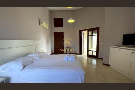 3_photo/9527425b03.df2406aa61ba3211-ATLAS-305a54d6-00b6-4a79-8a18-bff6df894d4c.jpg de casa à venda com 4 quartos, 613m² em Ponta das Canas, Florianópolis