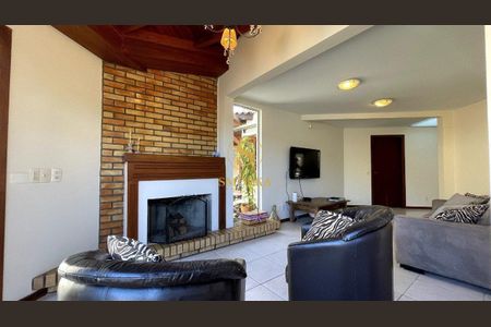 12_photo/9527425b03.df2406aa61ba3211-ATLAS-dc1cb497-72ac-4de5-a6e6-857e8f7a71a8.jpg de casa à venda com 4 quartos, 613m² em Ponta das Canas, Florianópolis