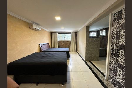 34_photo/9527428a31.ea44b0009f7abdef-ATLAS-cdfb7dcf-021d-4da9-ade0-6326bc85823c.jpg de casa à venda com 4 quartos, 213m² em Praia Brava, Florianópolis