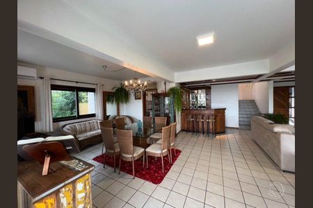 43_photo/9527428b95.64ac2371dd04f17e-ATLAS-9d66c2c5-d624-4116-8755-9c8a819d537b.jpg de casa à venda com 4 quartos, 325m² em Praia Brava, Florianópolis